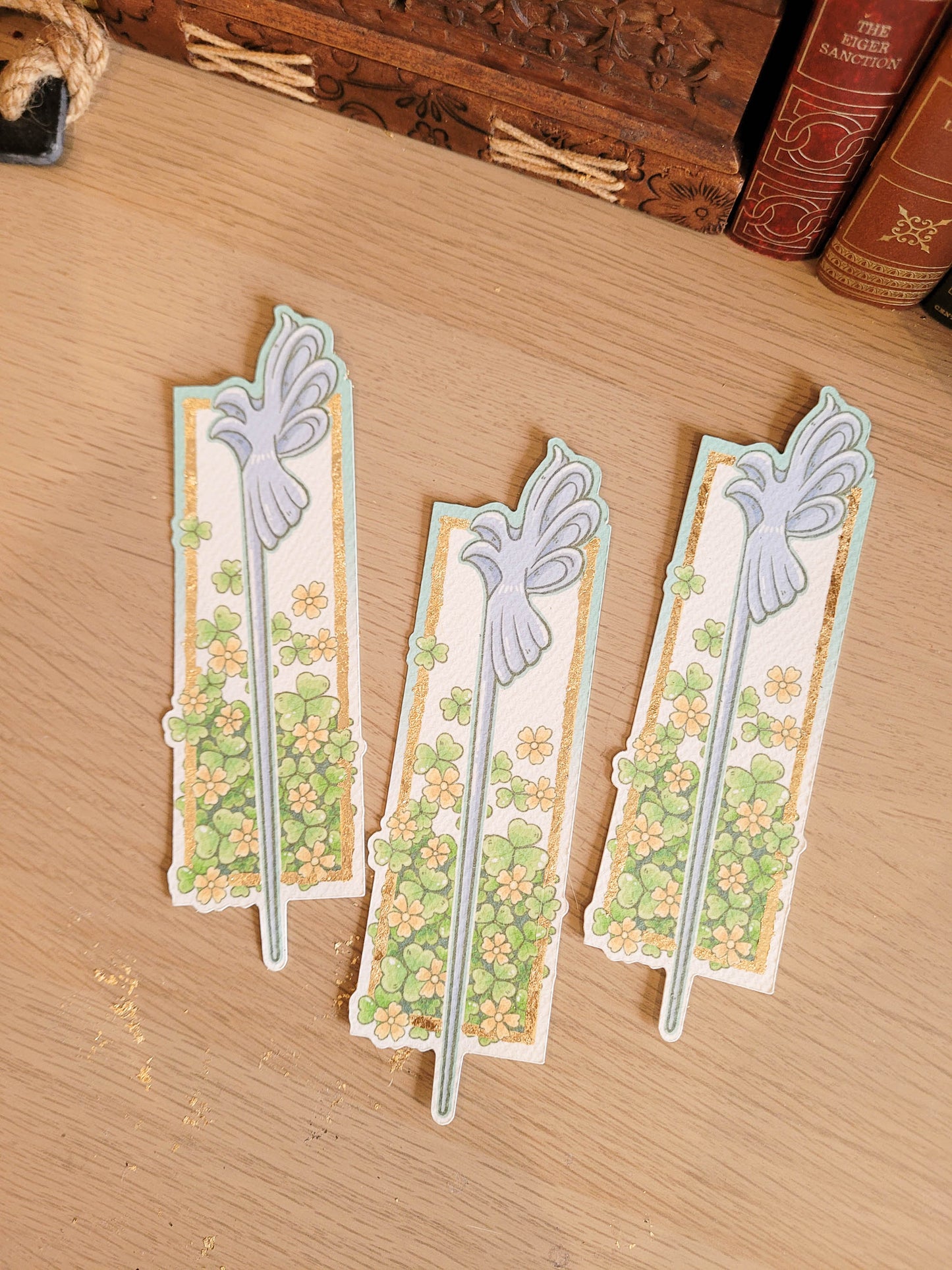 🍵 silver hairpin foil bookmark