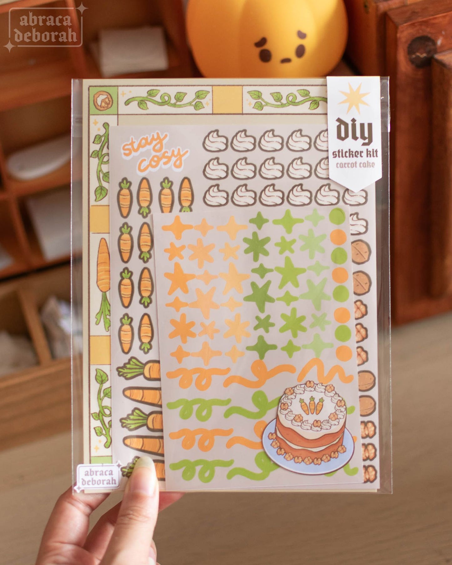 🌼 decorate your own carrot cake